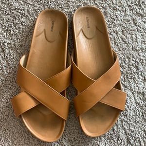 Birdies Size 11 The Robin Camel